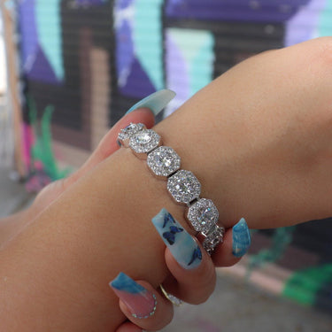 Clustered Tennis Bracelet in White Gold