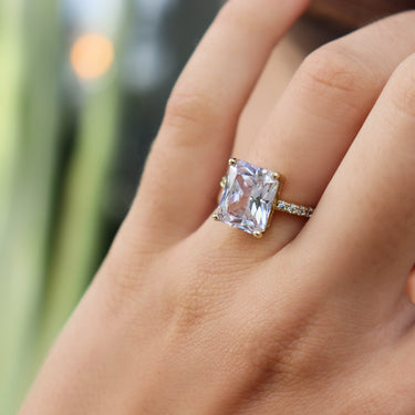 Cocktail Ring in White