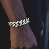 Diamond Cuban Link Bracelet in Yellow Gold - 19mm