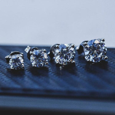 14k Round Cut Diamond Earring - Single Stud